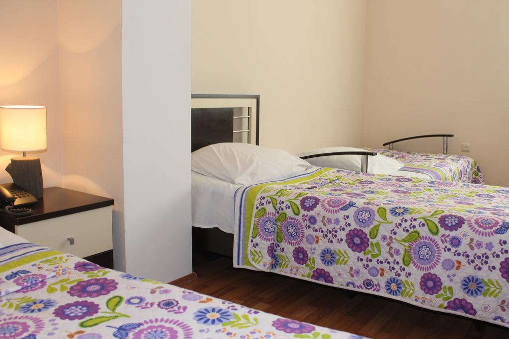 Max Comfort Hotel Kutaisi Værelse billede