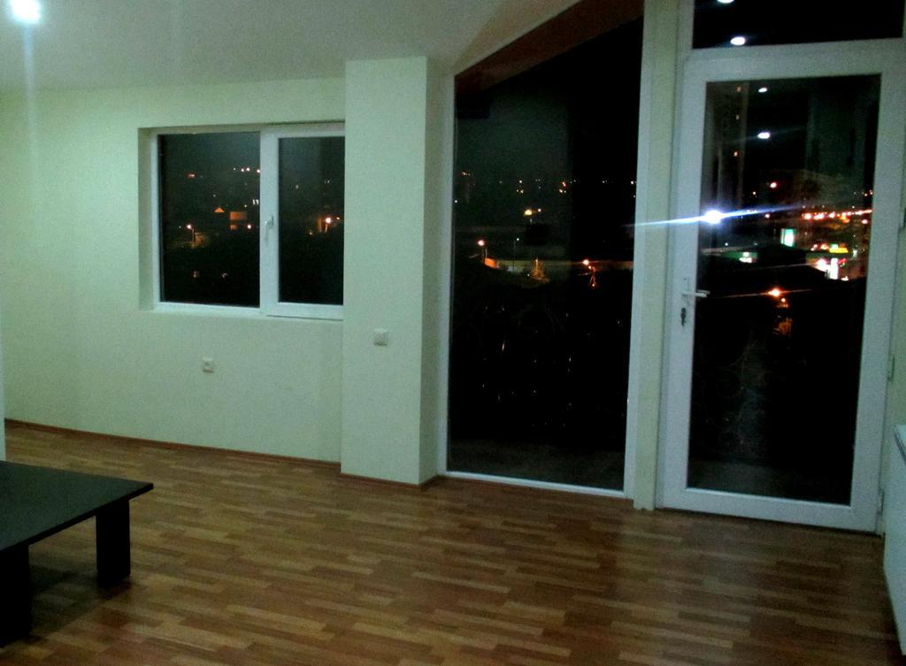 Max Comfort Hotel Kutaisi Eksteriør billede