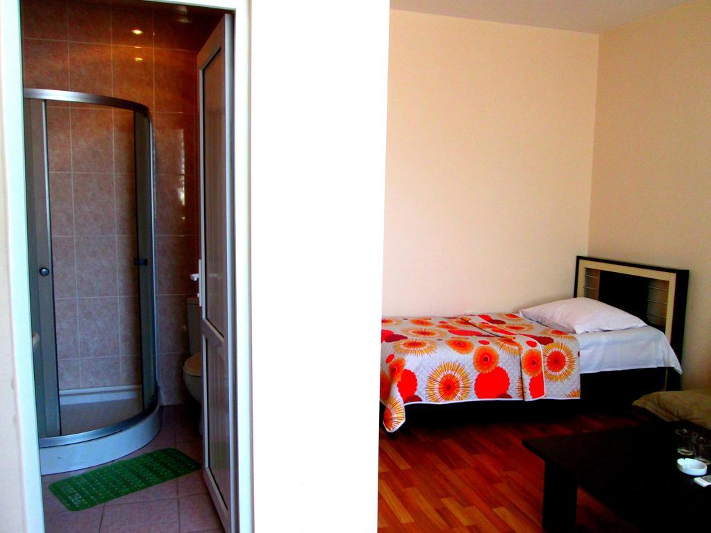 Max Comfort Hotel Kutaisi Eksteriør billede