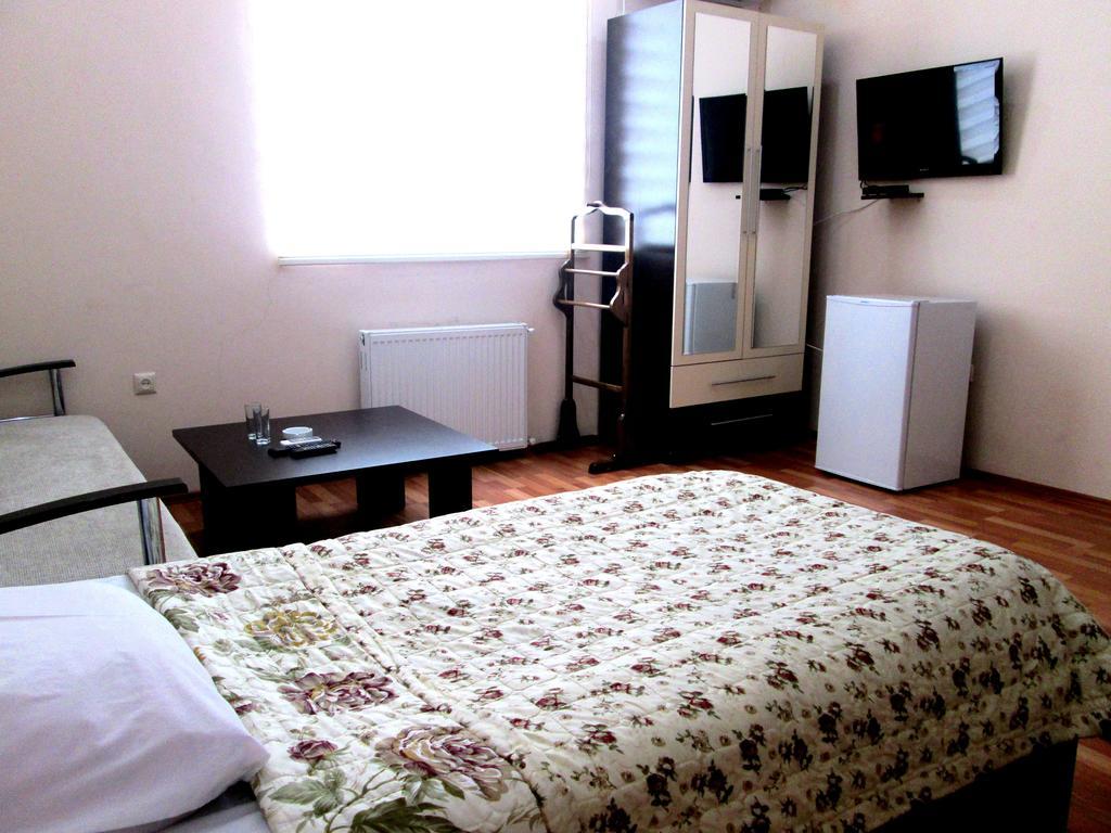 Max Comfort Hotel Kutaisi Eksteriør billede