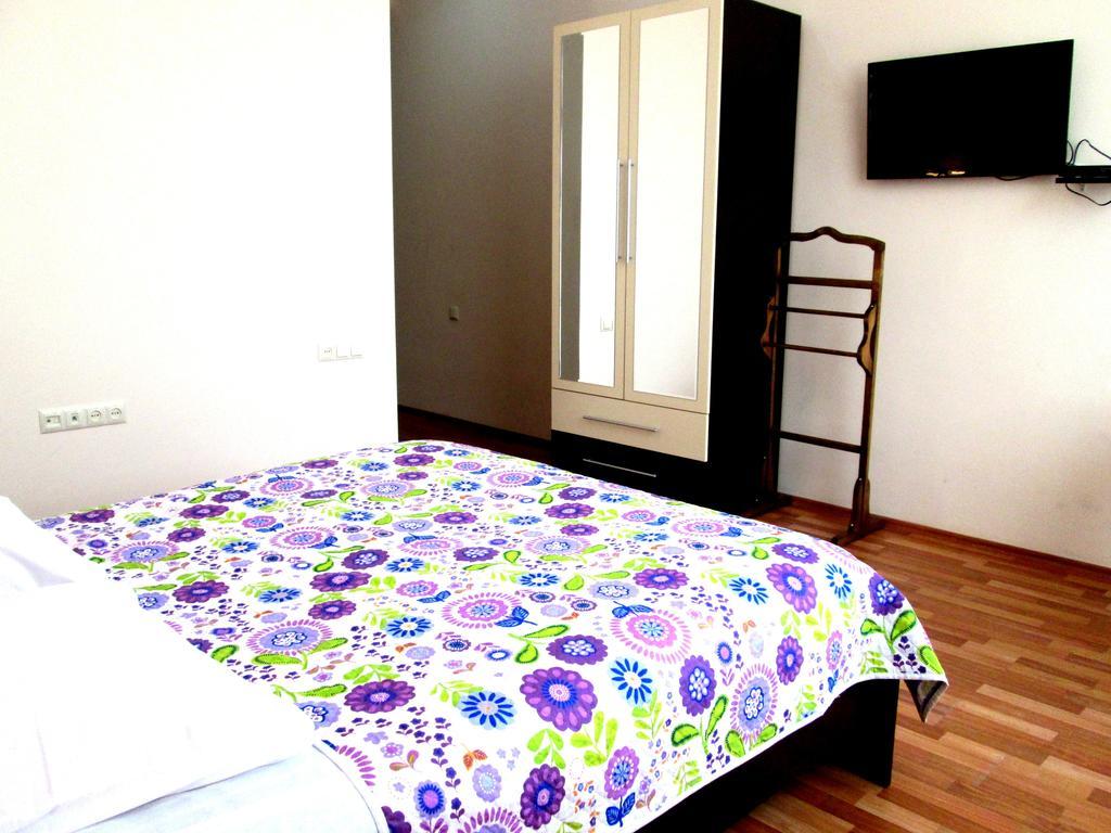 Max Comfort Hotel Kutaisi Værelse billede