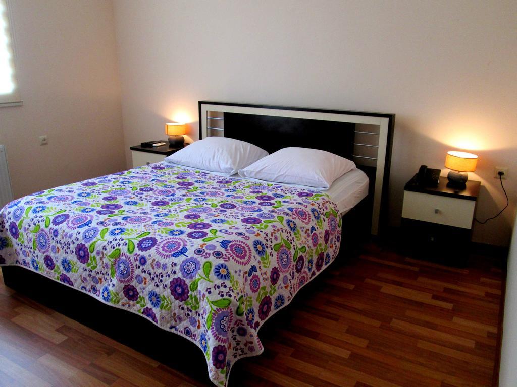Max Comfort Hotel Kutaisi Eksteriør billede
