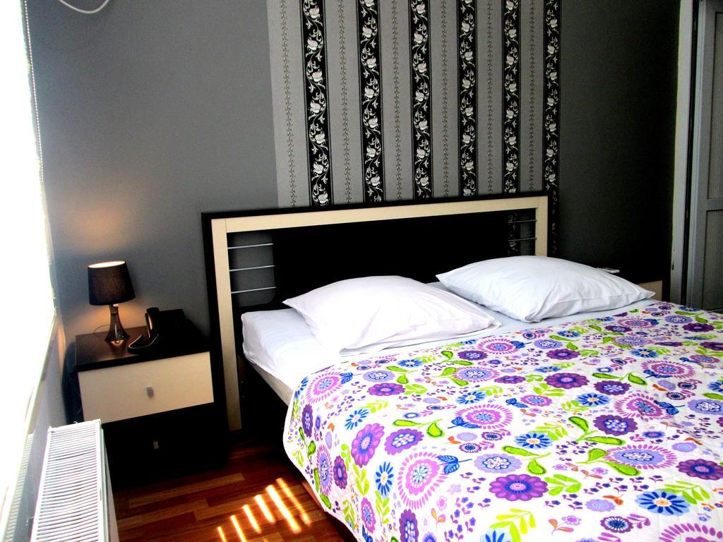 Max Comfort Hotel Kutaisi Værelse billede